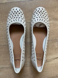 ������� Clarks